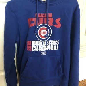 Ladies Medium Cubs Sweatshirt